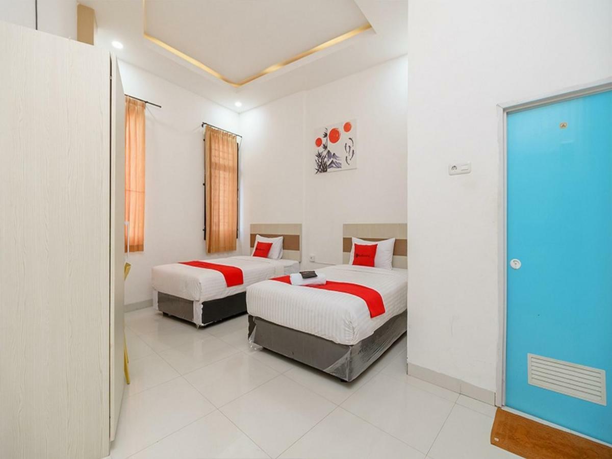 Reddoorz At Tara Homestay Палембанг Экстерьер фото